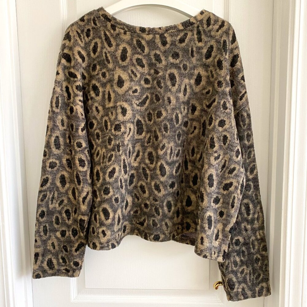 Zara Leopard Print Relaxed-Fit Fuzzy Boxy Sweater – US Large
